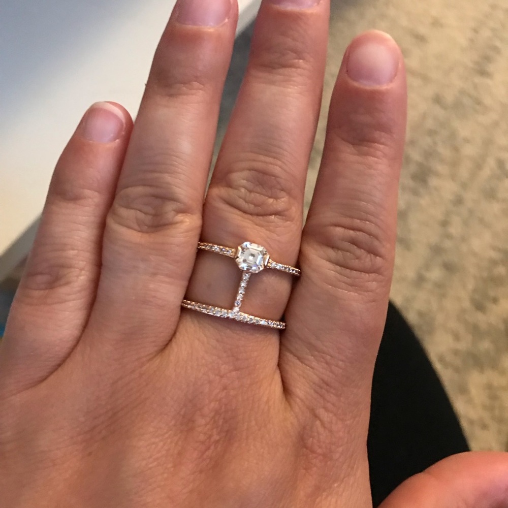 Henri bendel rose gold and rhinestone ring- size 7